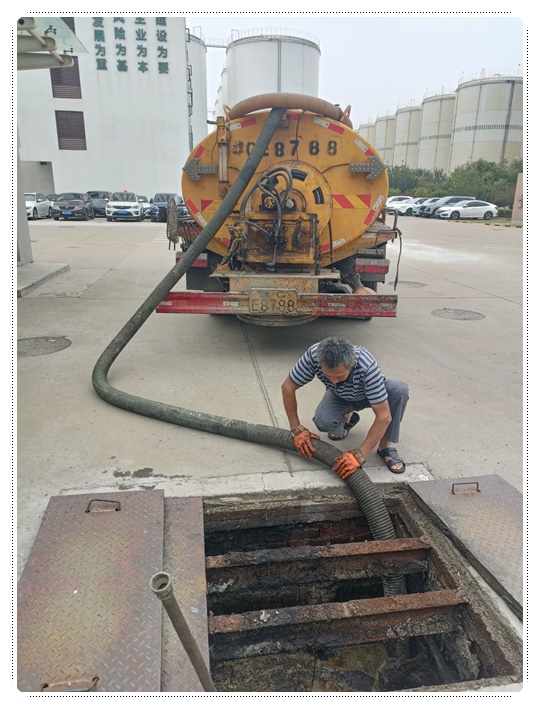 玉龙隔油池清掏