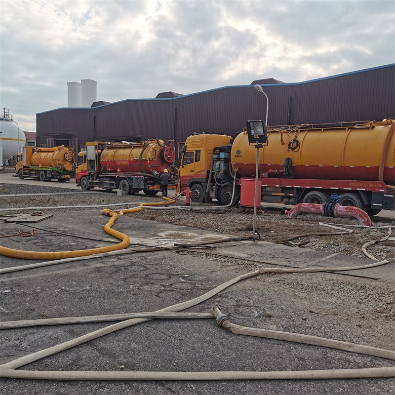 玉龙污水池清理