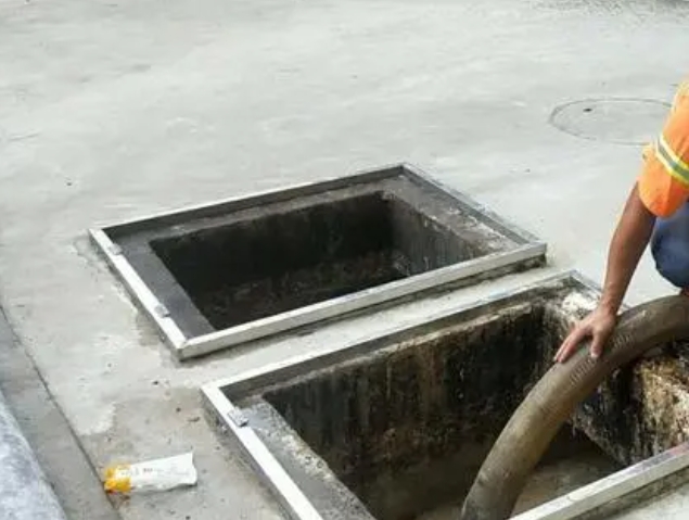 玉龙化粪池清理